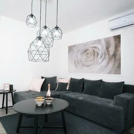 Apartamento Roses Zadar